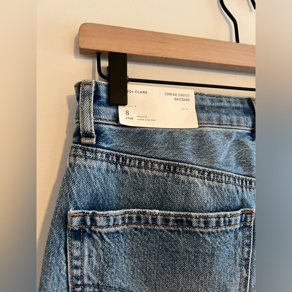 American Eagle - Ripped Highest Waist ‘90s Flare Jean - Size 8 - Picture 7 of 13